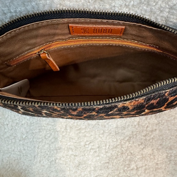 HOBO Darcy Baguette Bag Wristlet Purse Leather Hair On Leopard Converti…… NWT - Picture 10 of 14